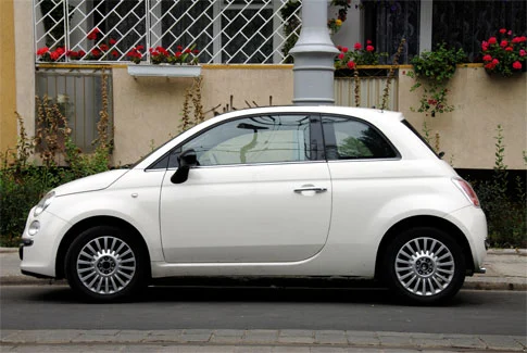 weißer Fiat 500 – Beispiel für Gebrauchtwagenankauf Werdau
